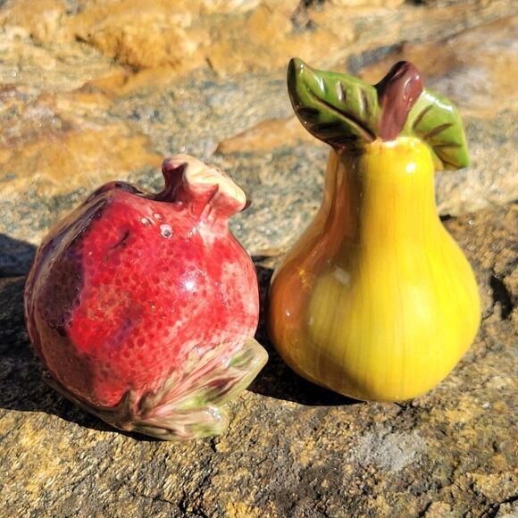 Vintage Fruit Salt and Pepper Shaker - Picture 3 of 12